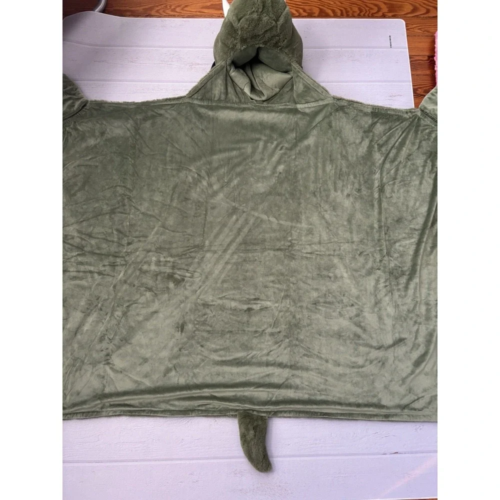 Pillowfort‎ Plush Dinosaur 3D Hooded Blanket, NWOT